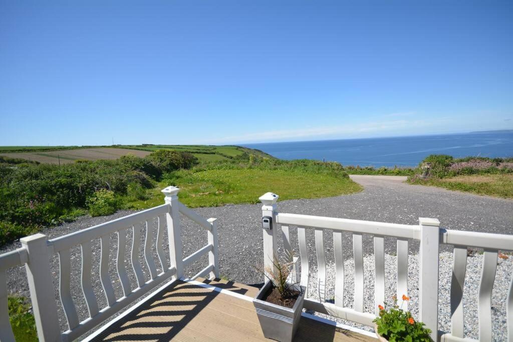 Bay View - Fantastic Views Of Whitsand Bay Torpoint Luaran gambar